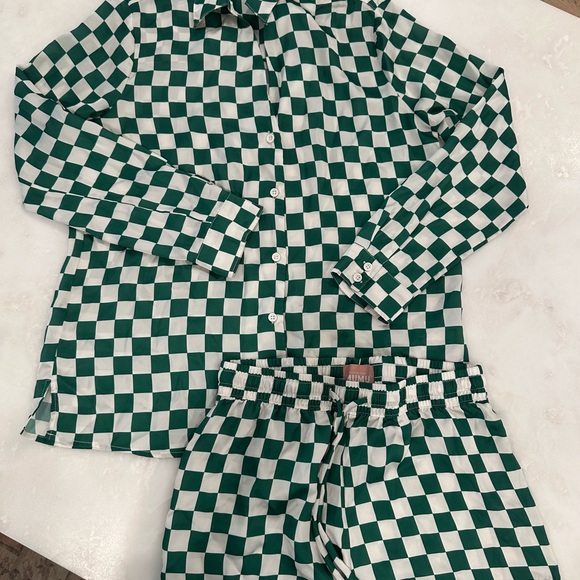 Show Me Your MuMu emerald green checker silk pajama set XS Christmas pajamas - Picture 2 of 3
